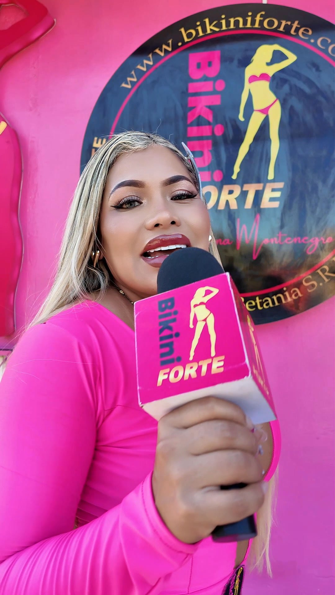 Bikini trin fast oficial