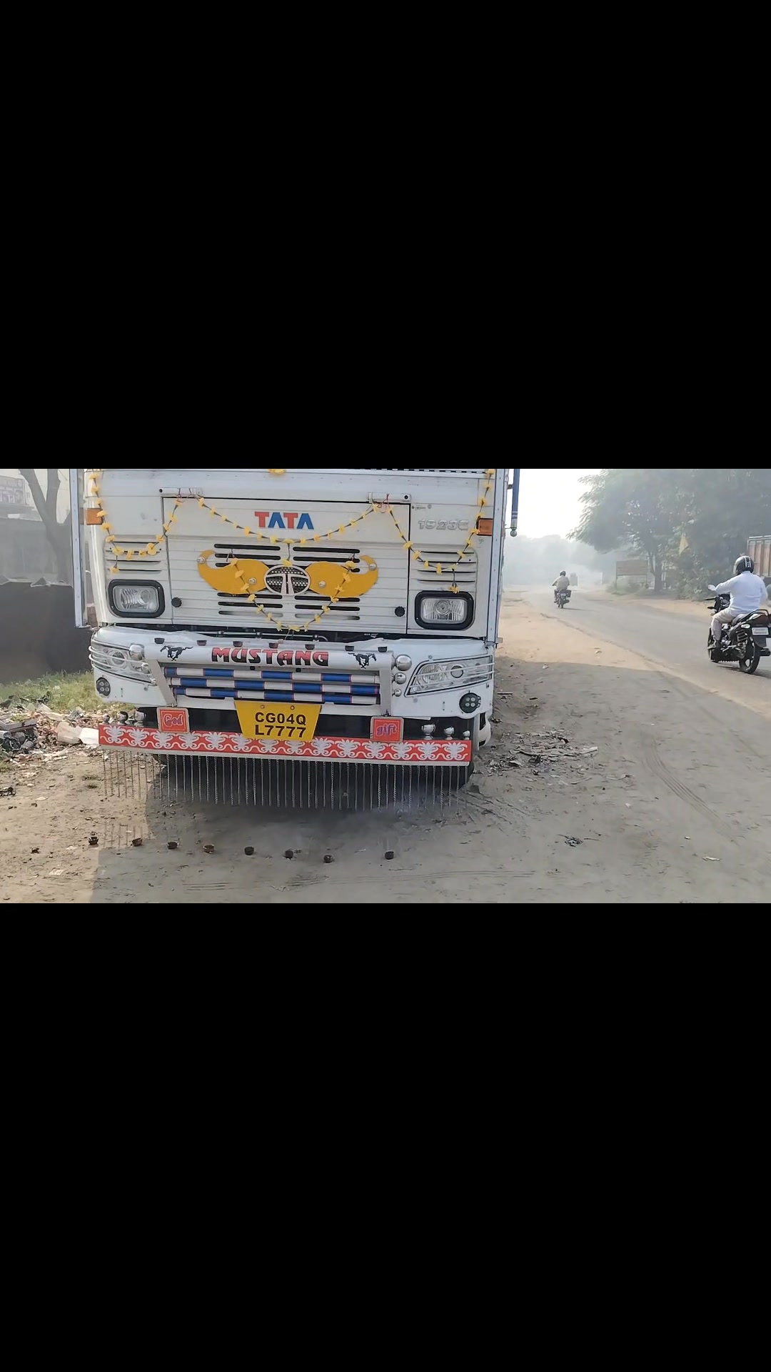 R Rajesh Vlogs Ka New Truck || Luxury Truck Ban Gya Bus R Rajesh Vlogs ...
