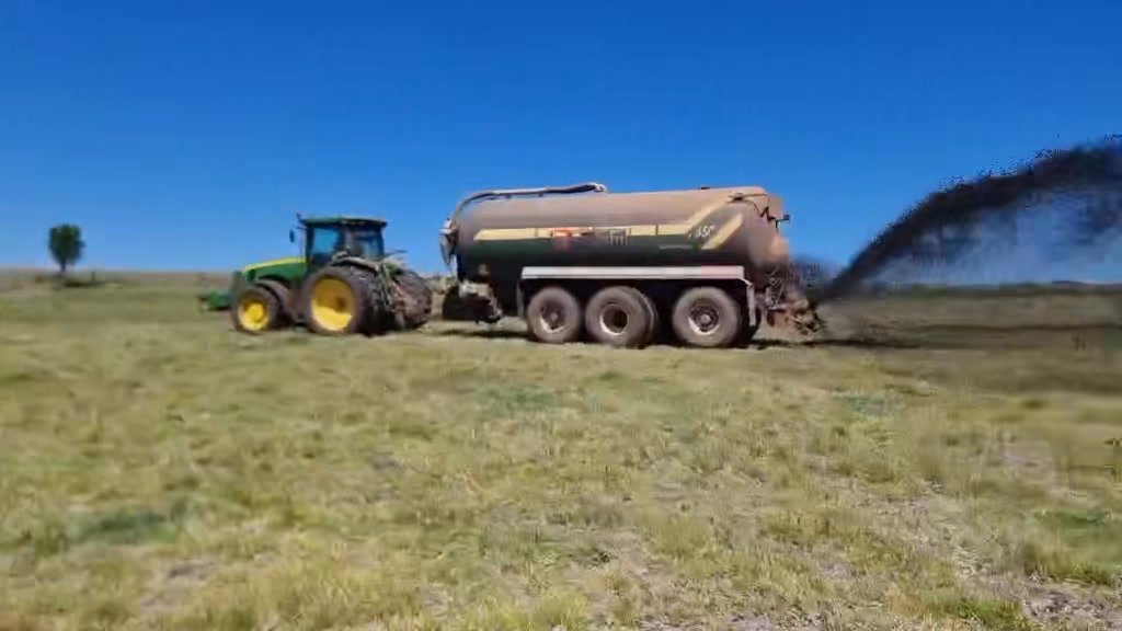♻️🐖🐖🍃🪱🚜WHAT'S HAPPENING ON THE FARM? 🚜🪱🍃🐖🐖♻️ . THE SHORT VERSION ...