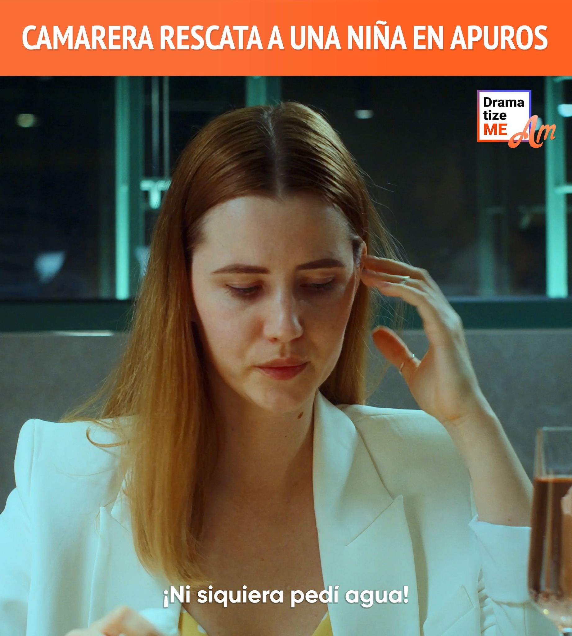 La camarera rescata a una niña en apuros | DramatizeMe Español | Facebook