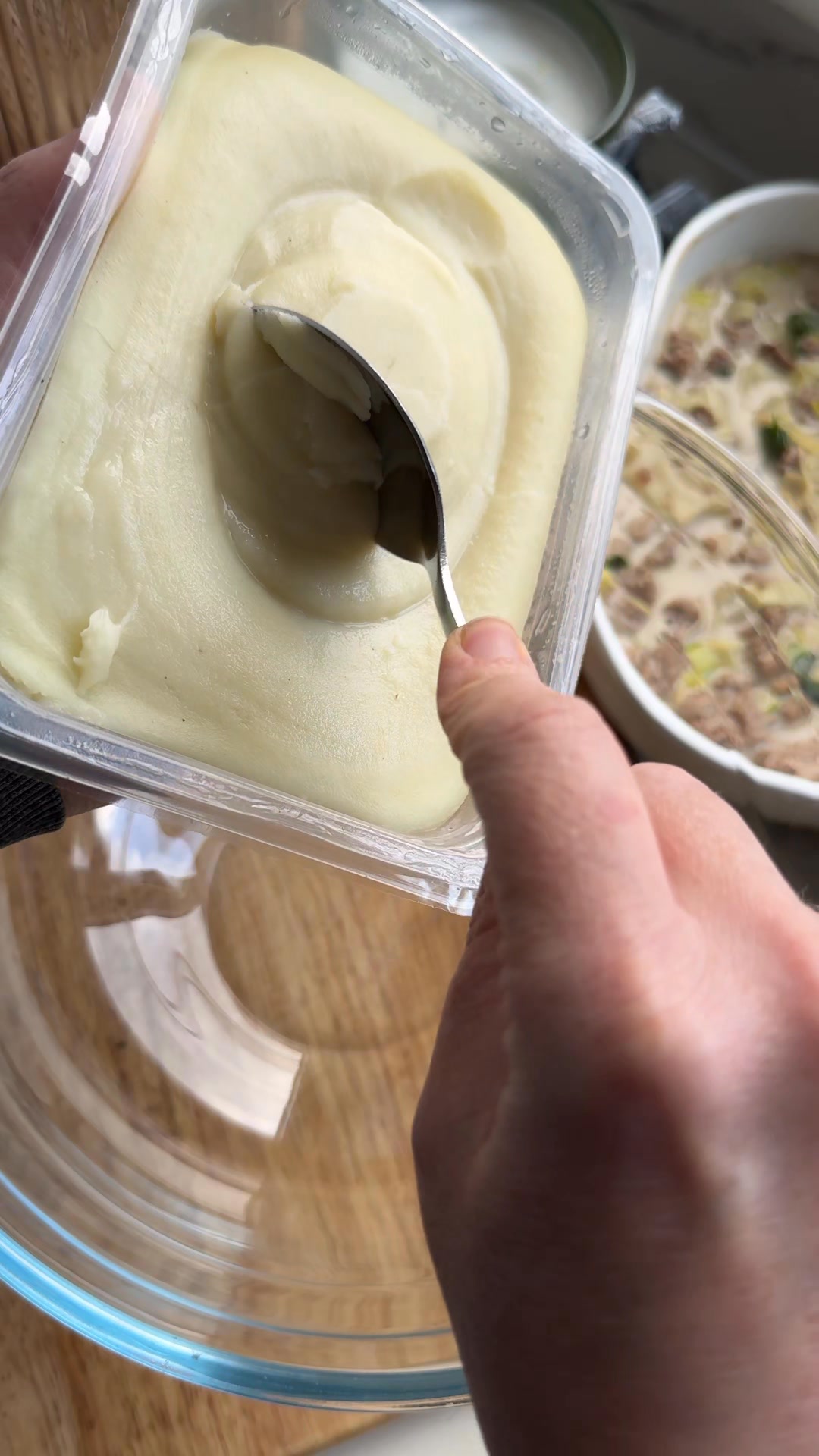 Peppered Beef & Mashed Potato Pie This is for nights when you're too ...