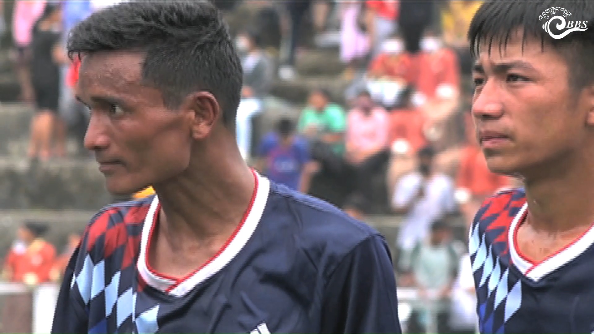 Against all odds - A promising footballer without an arm | Everyone is ...