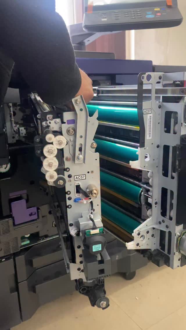 ITB installation on a Konica Minolta AccurioPress production machine ...