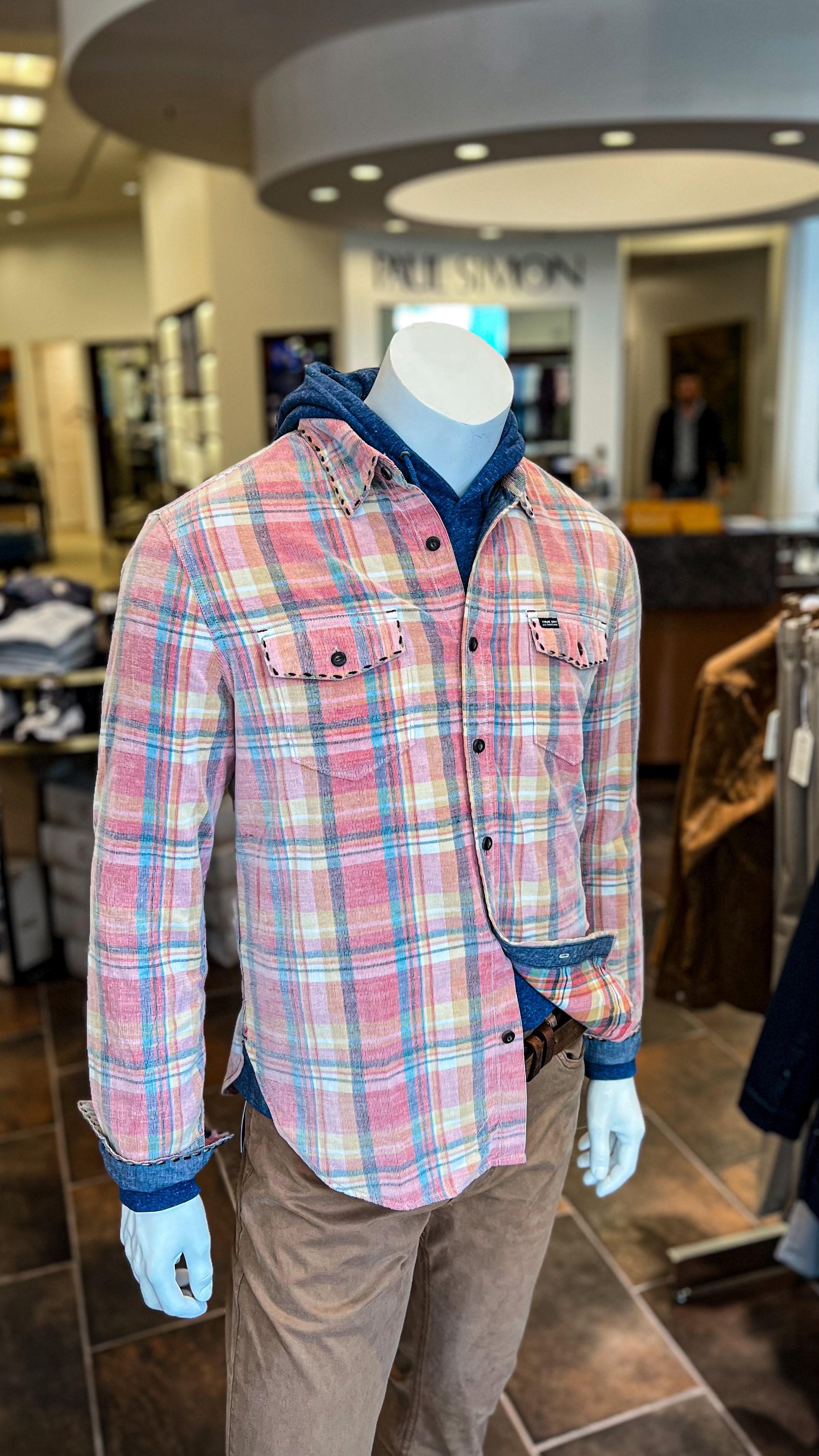 #MannequinMonday - Flannel SZN edition 🍂 ️ Raise your hand if you’re as ...