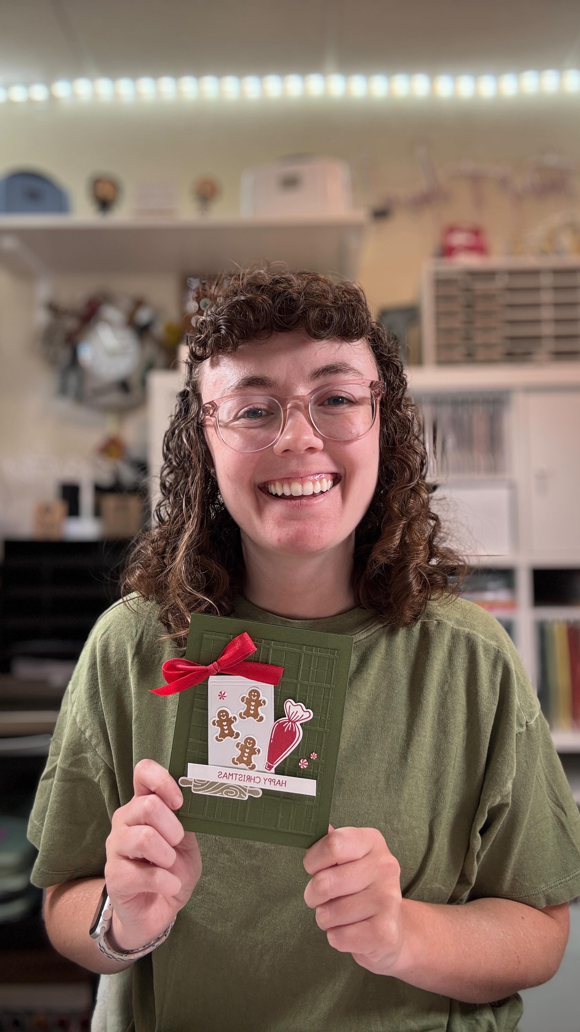 Christmas cookies, but make them paper! 🍪💌 This festive card uses the ...