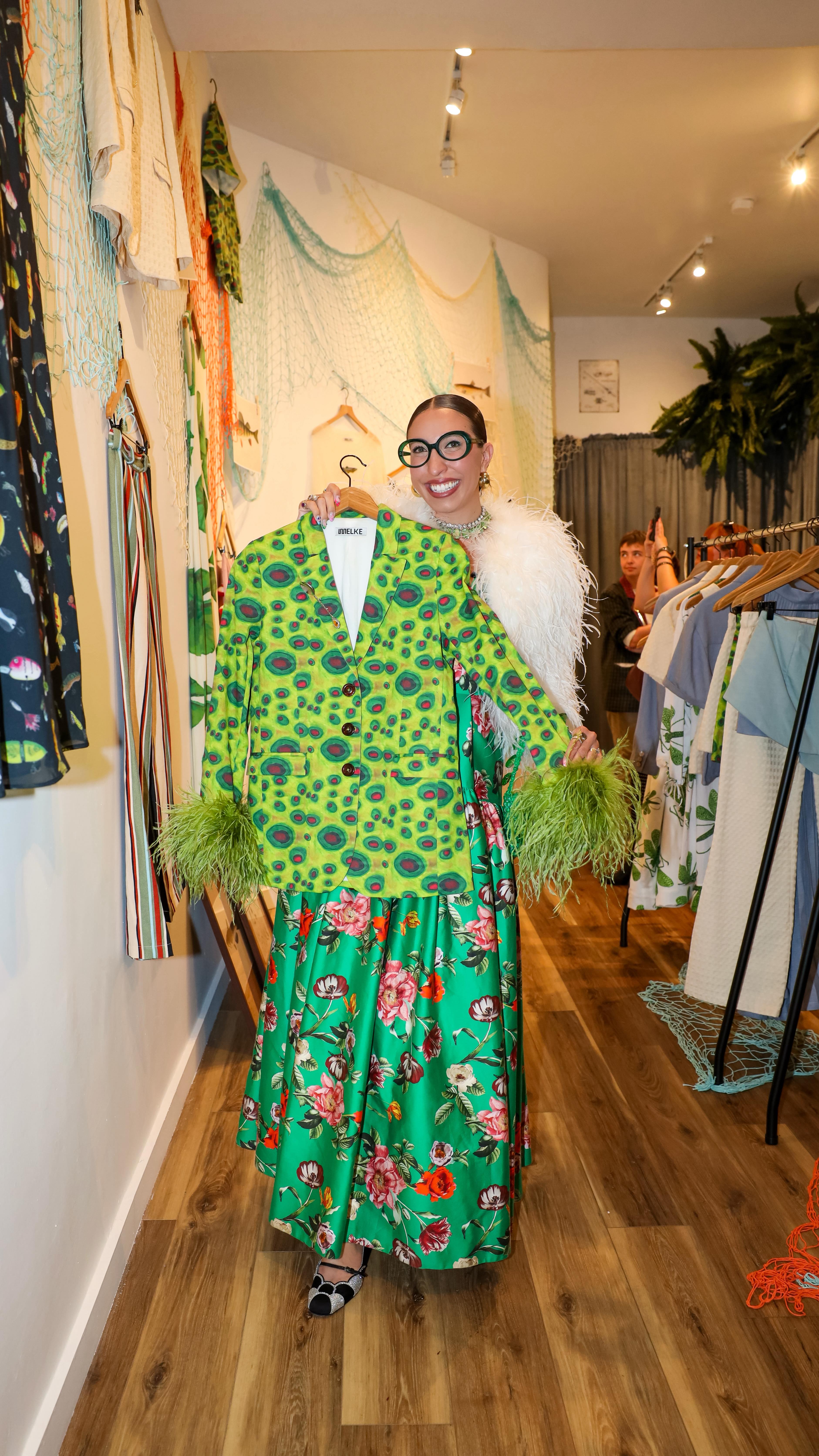 carrie bradshaw green tulle dress It's fashion week again! Thank you @patbo for a would have loved 🩷 @saks @gracelingofficial @nicolemillernyc @wwd @9honey @beautybydhariana @arianayap carrie bradshaw tutu dress