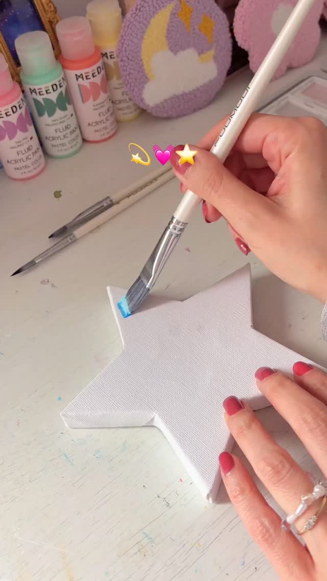 how cute is this canvas shape?? 🥹⭐️🩷 I love discovering new canvas ...