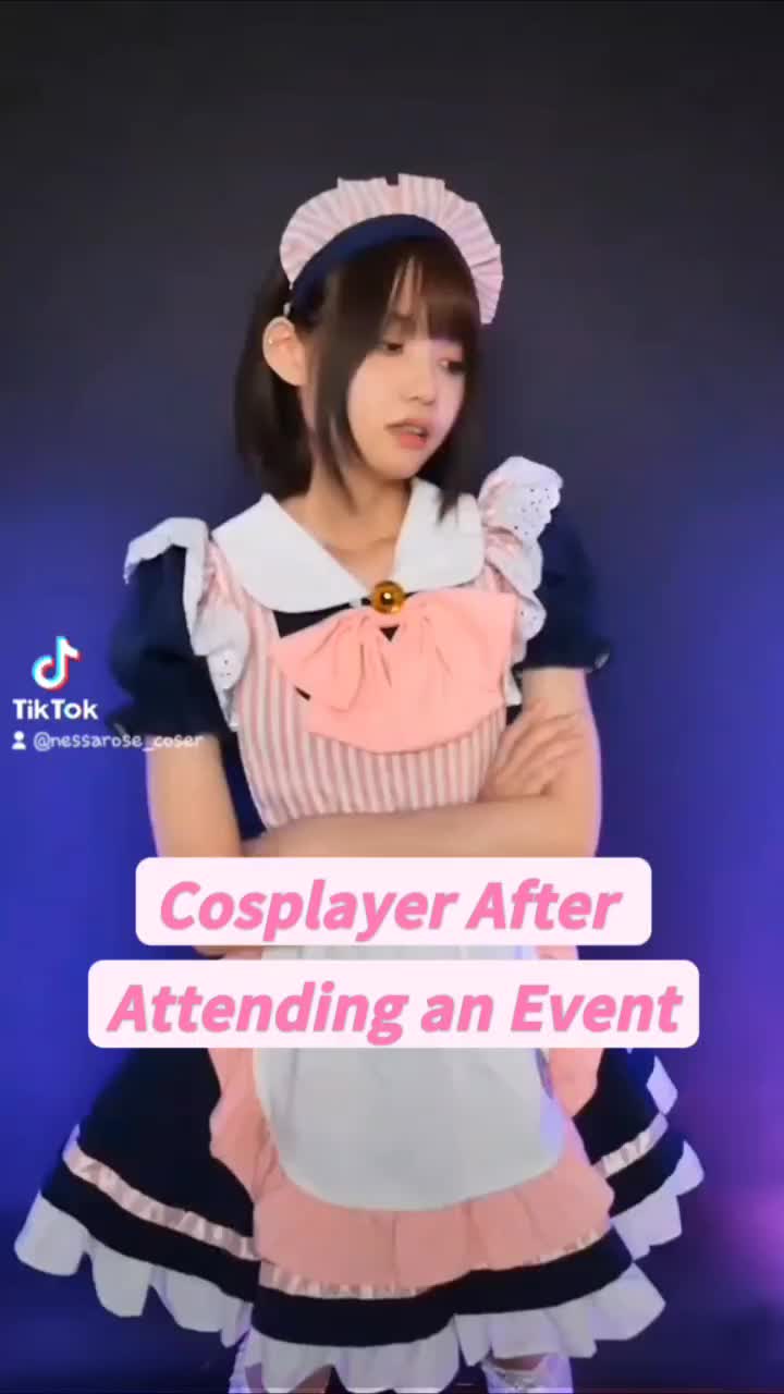 This is what every cosplayer after attending an event...👀 the