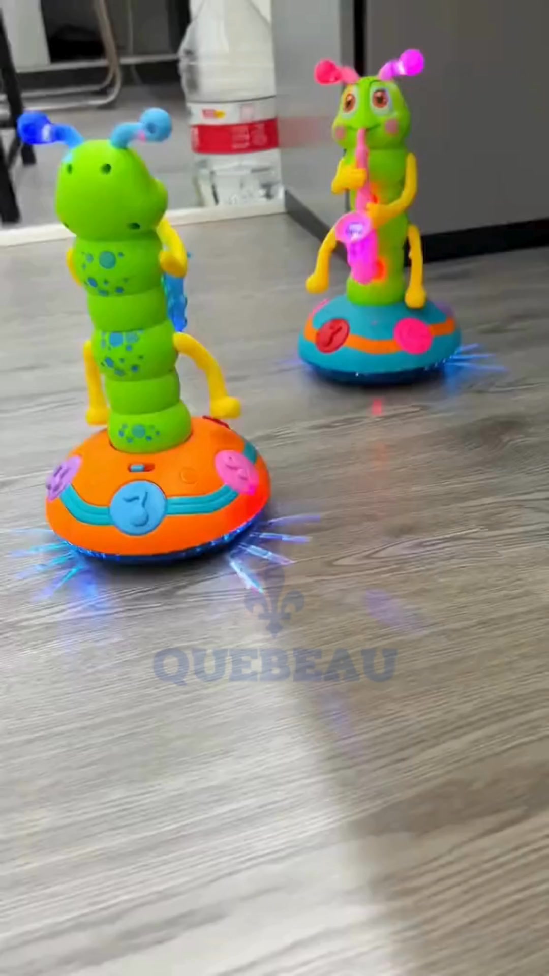 Jouet Chenille Dansante Musicale – Éclairage Multicolore, Roues Universelles – Éveil Sensoriel Pour Bébé Et Tout-Petit