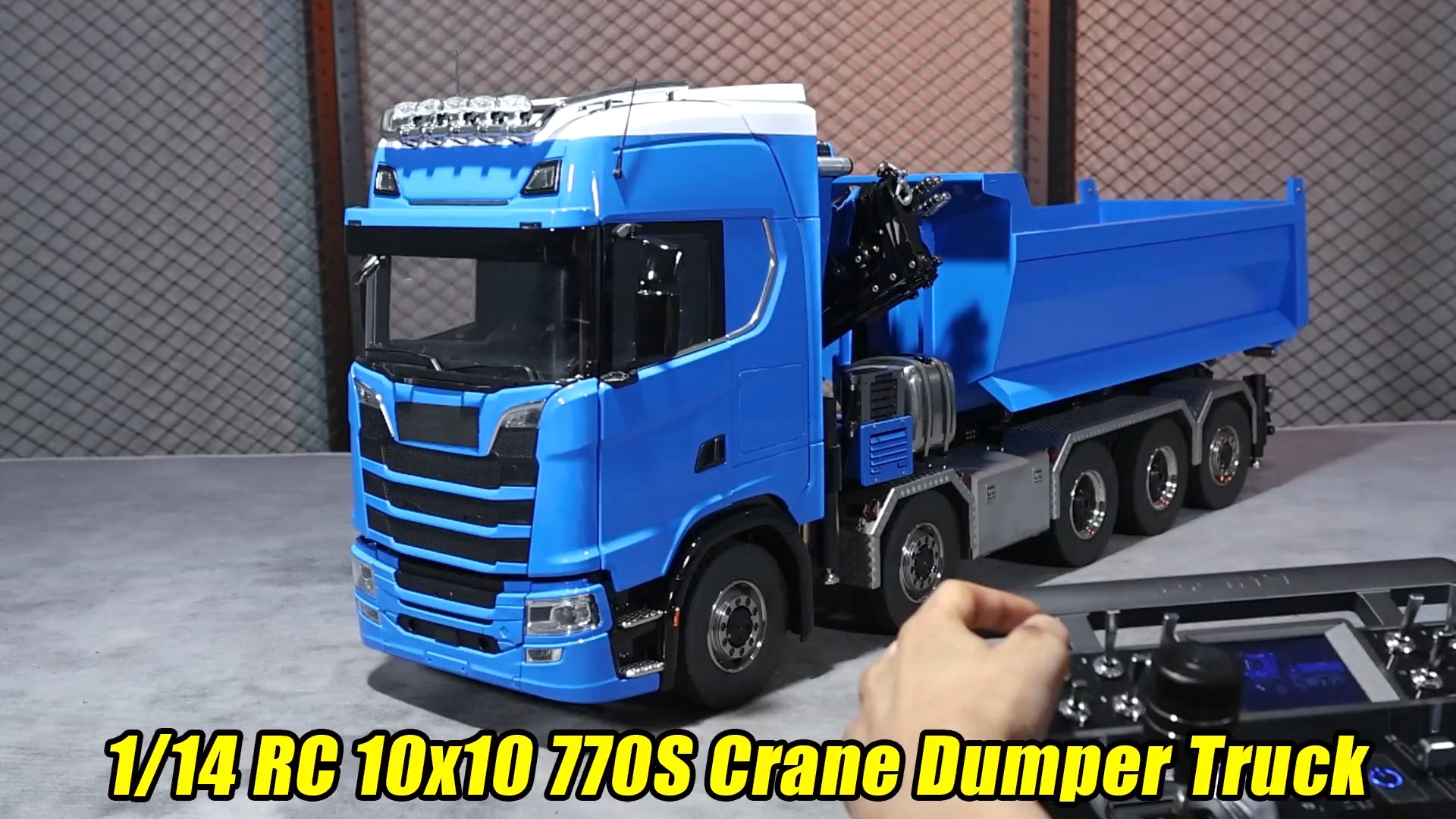 The details of this 1/14 scale 10x10 770S RC hydraulic crane dump