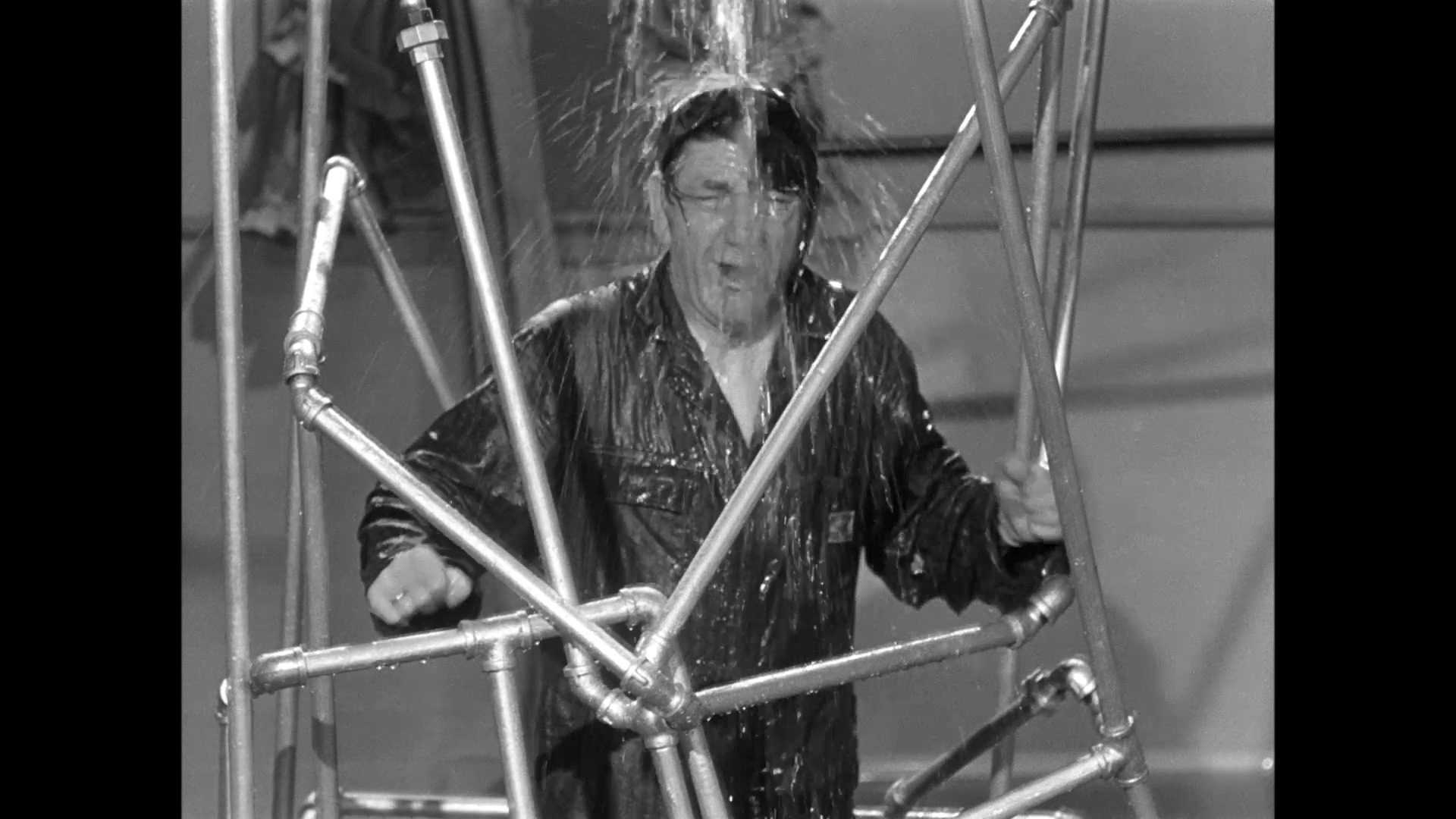 Here's Shemp doin' the classic plumbing scene made famous by his little ...