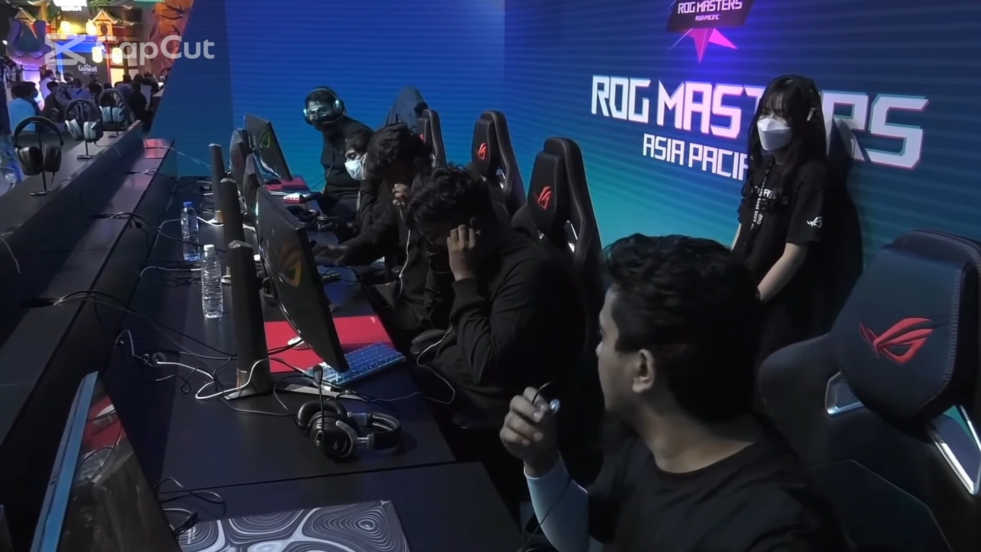 Don't miss SPARKO entry and the caster's reaction, it's a totally proud ...