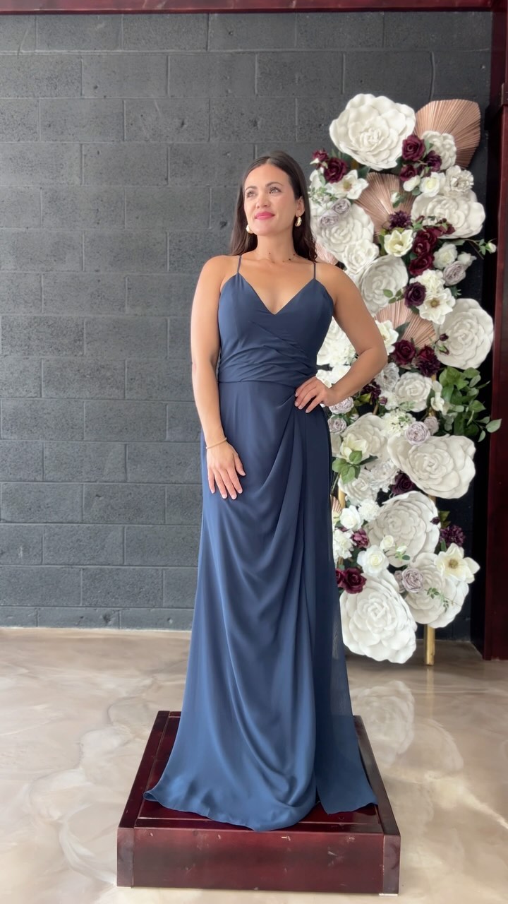 navy and burgundy bridesmaid dresses Left or right? Blue or rich Burgundy? ✧ Discover the ultimate multiway dress that lets every maid create her own unique look. From timeless classics to modern elegance, explore your from strapless to halter Dress Size:3XL Collection: 2026 february na Xscape Black Nude Silver