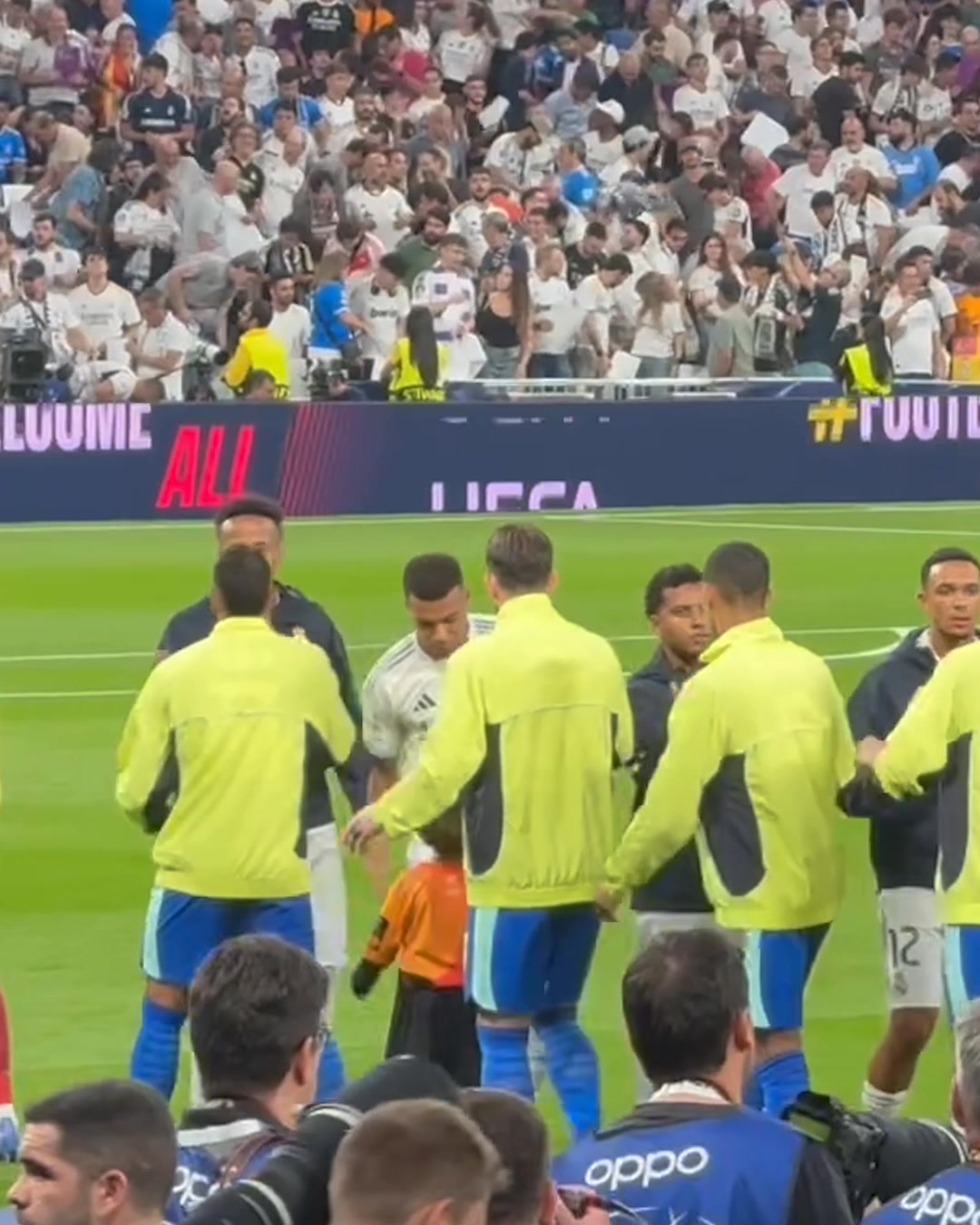 Silhouette En Carton Kylian Mbappé (avec Veste) - Taille Mini, Neuf Sous Blister