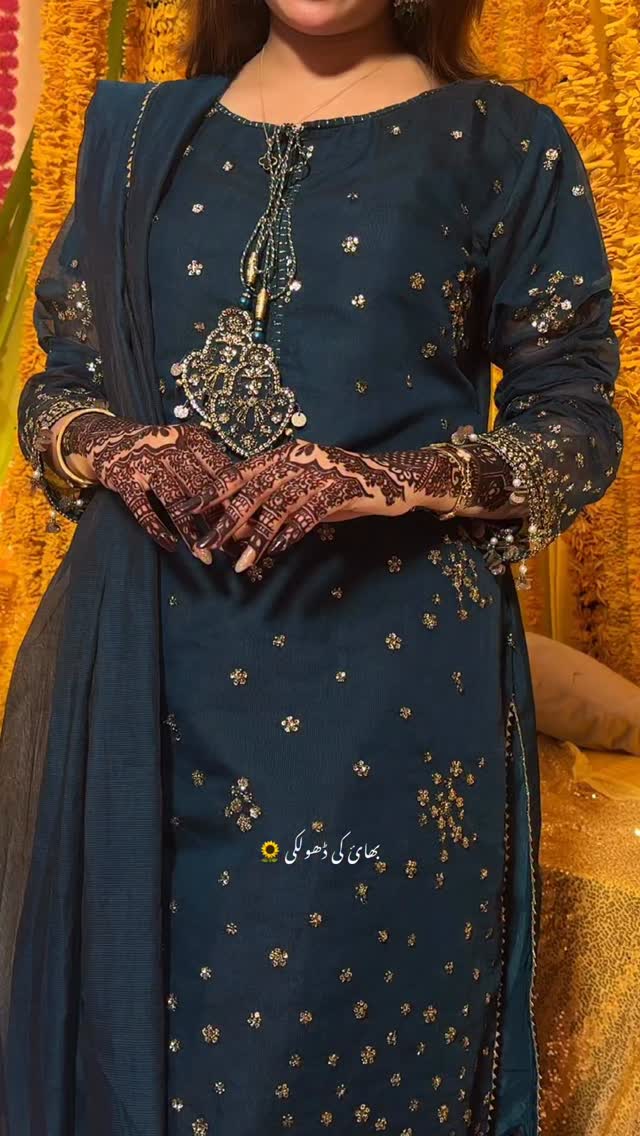 😭🌻 👗 @shaposh_official Cordination @pr_by_zainab Henna @qrtaesthetics ...