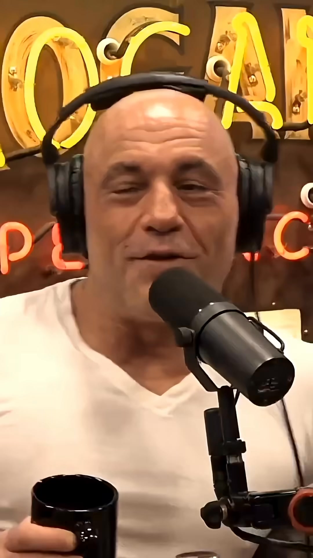Joe Rogan to Trump Roasting Biden om Stage | Seiko Media | Facebook
