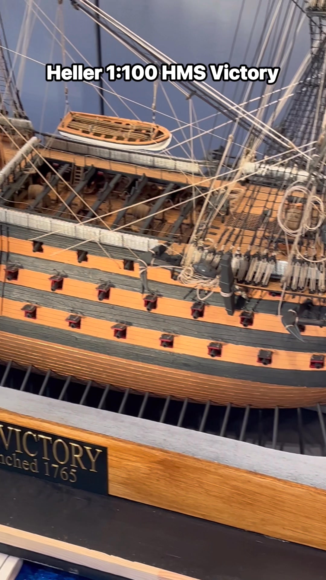 Excellent build of the 1:100 heller HMS Victory on display at the IPMS ...