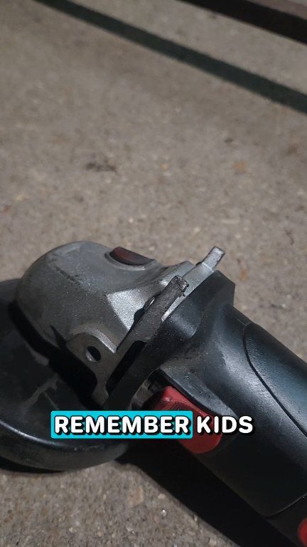 Believe in Yourself 😤 #funny #electric #powertools #smoke #rip #grinder ...