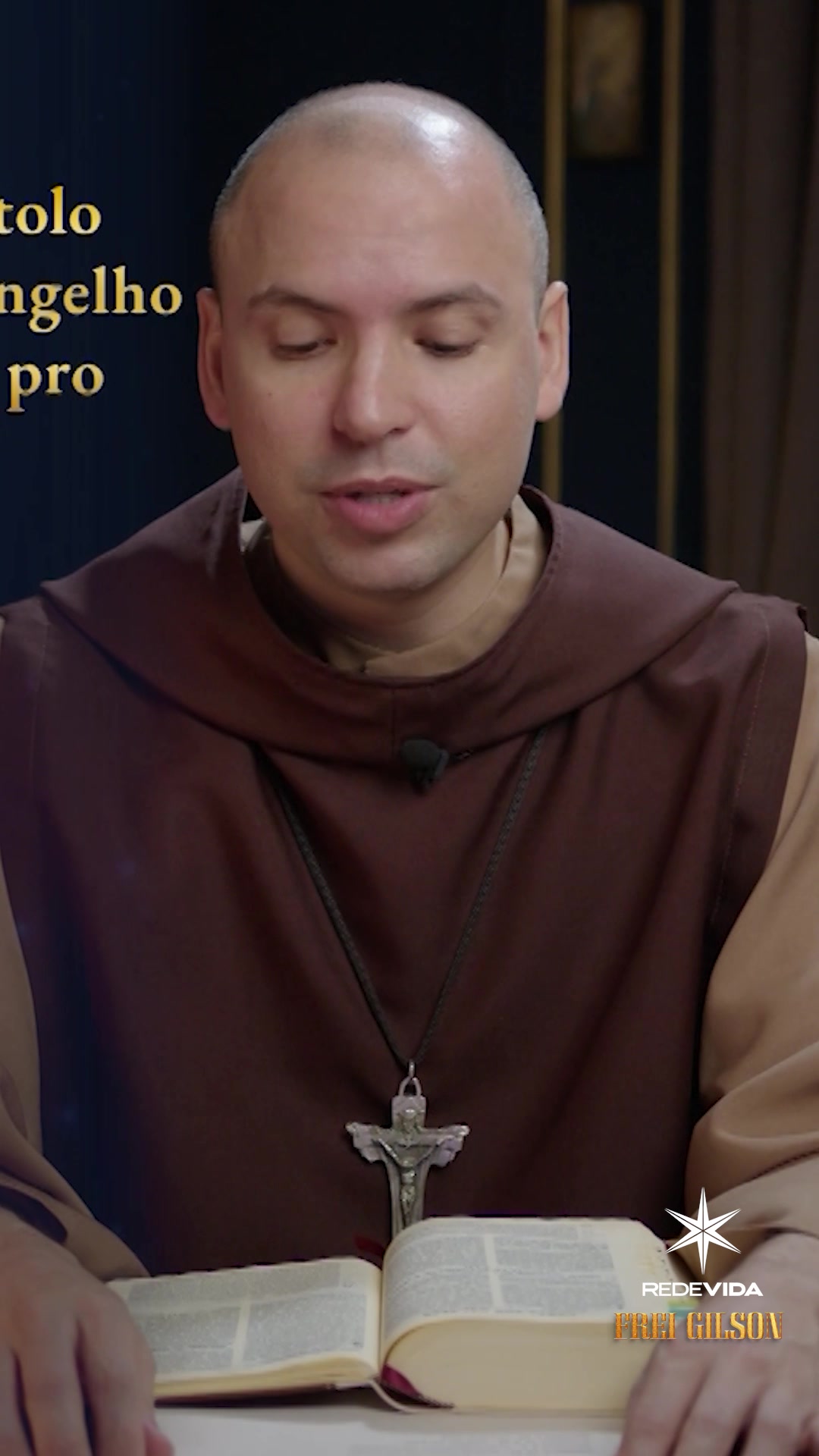 Reze o Santo Rosário ao vivo com o grande evangelizador Frei Gilson na ...