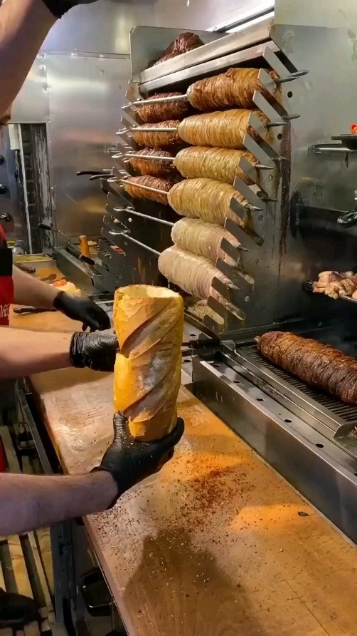 Kokoretsi ! 🌯 🌯 🌯 @_fooddloverr #kokoretsi #meat #bbq #barbecue # ...
