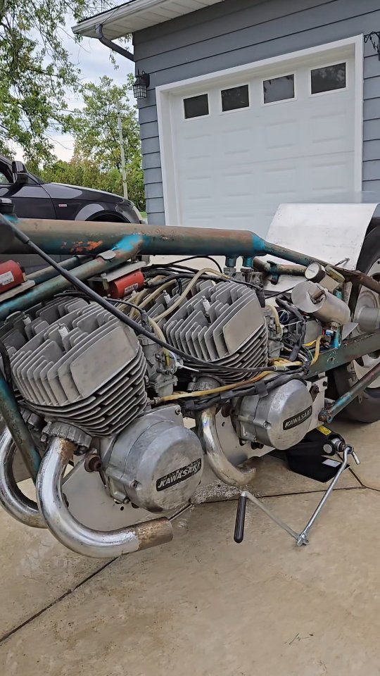 David Derrick's Amazing Kawasaki H2 750 Two Stroke Drag Bike!