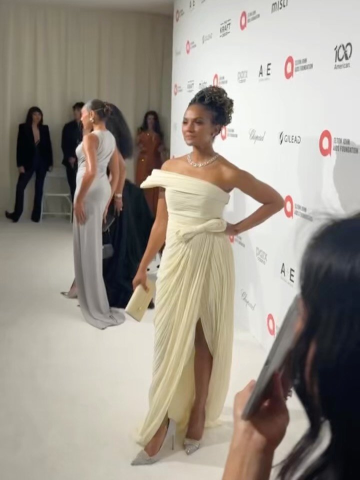terry john dresses Oscars night with the Elton AIDS Foundation ✨, Dress: @tarikedizofficial, Handbag: @strathberry , Jewelry: @eragem , Shoes: @malonsouliers, Makeup: @ikonnie | Mekia Cox Page Wedding dress Size:PS-3175 Straight, overall length 5 1/2