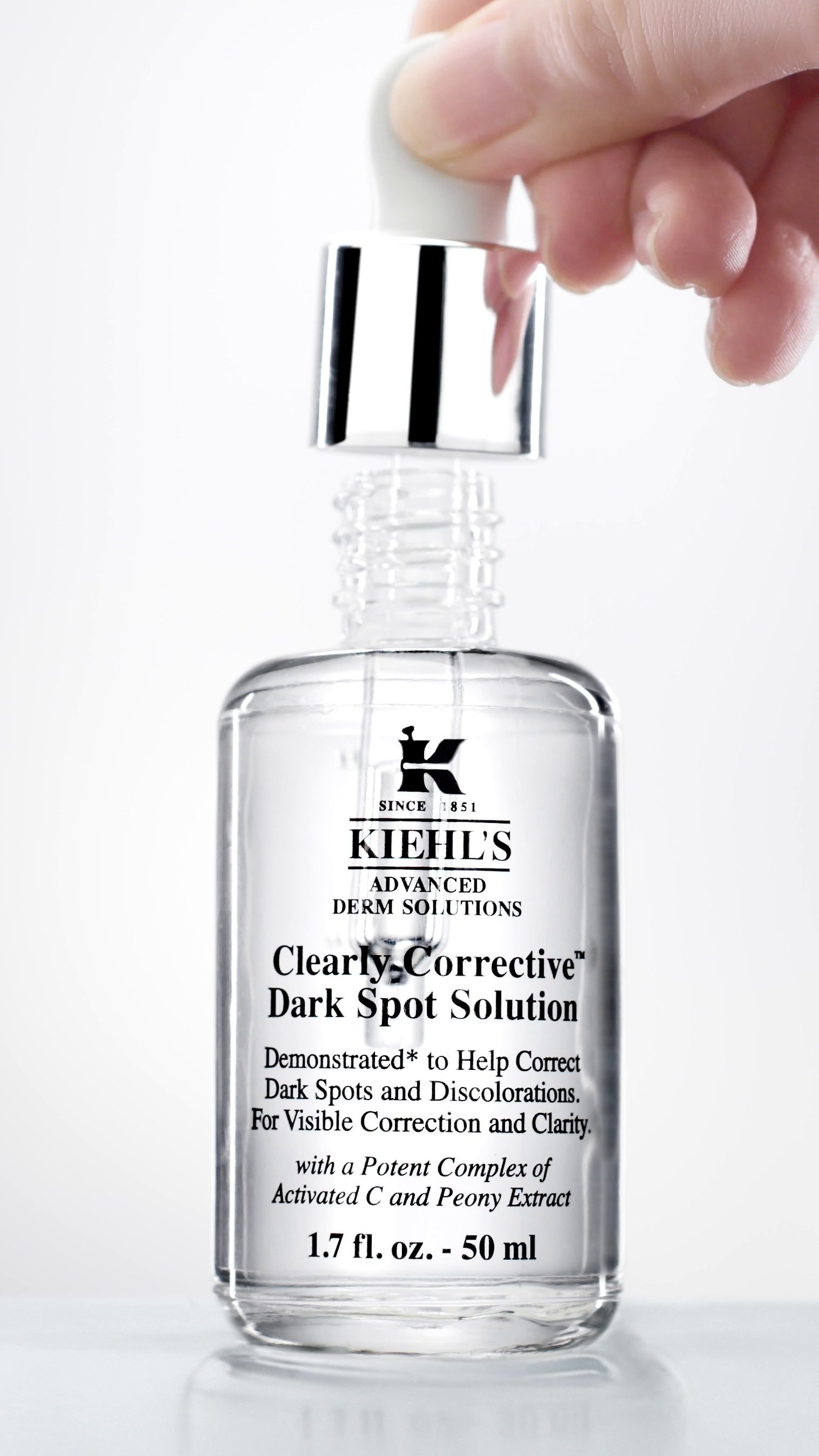 Dark spots? Not with this serum. Clearly Corrective Dark Spot 