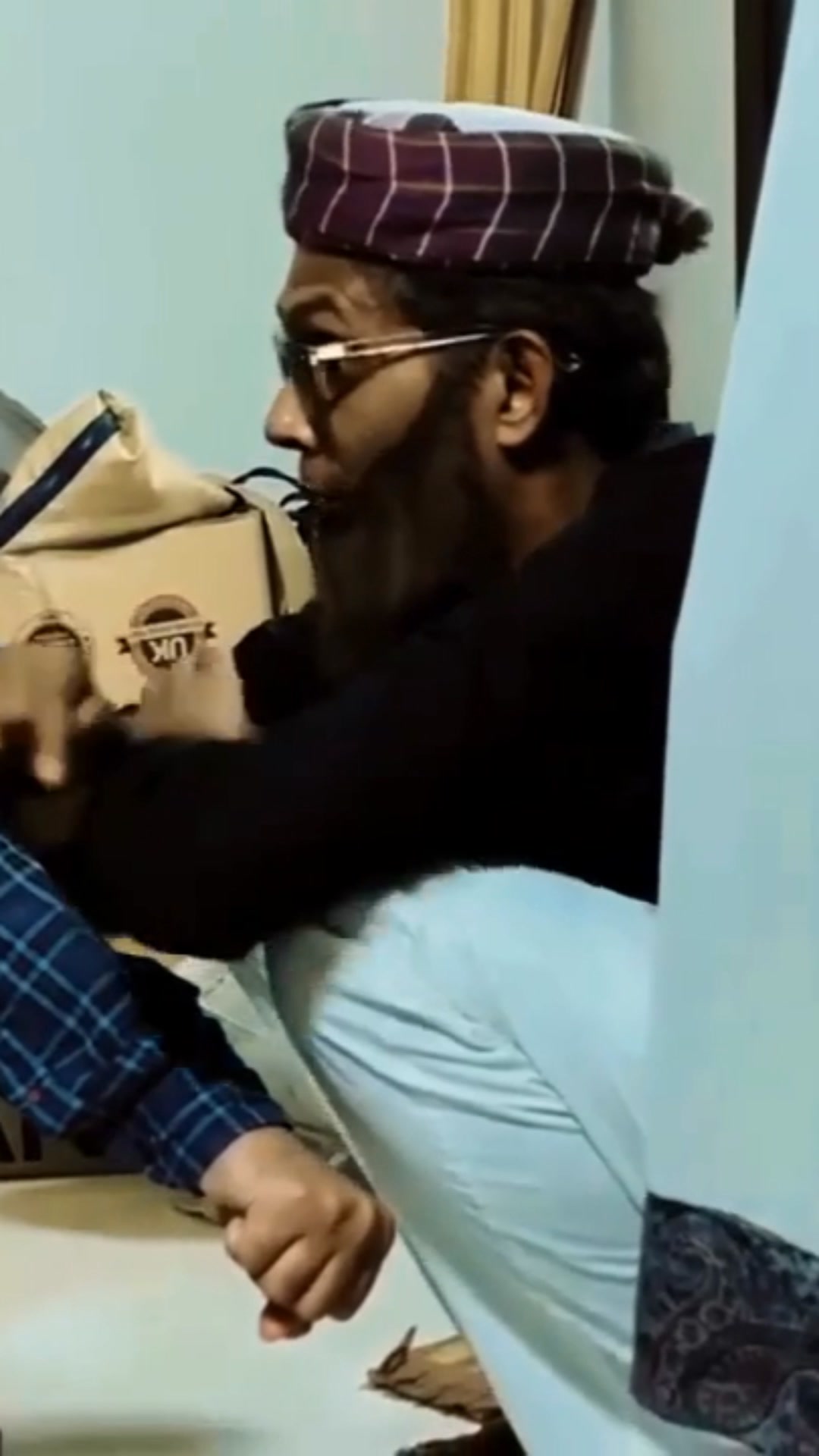 Mujahid Vitthal Kaanya vs Sultan Bhai | Hashmat & Sons Chapter 2 ...
