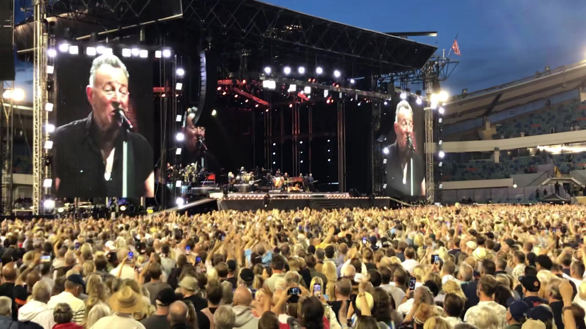 Video from a concert in Gothenburg, Sweden on the Wrecking Ball