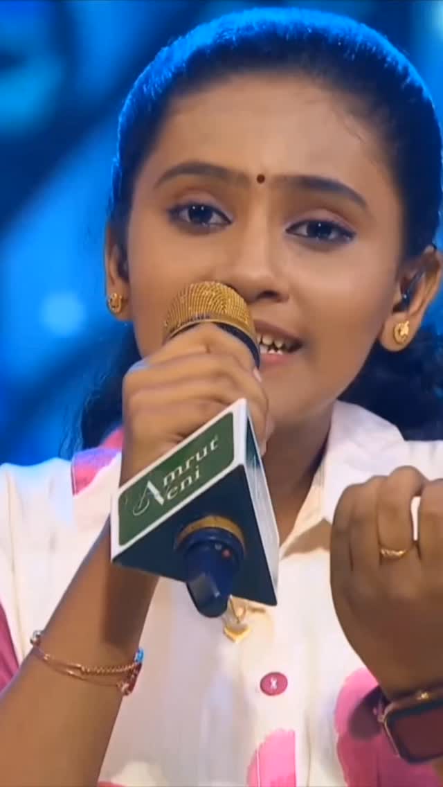 കൊഞ്ചി കരയല്ലേ... Singer: Durga #flowerstopsinger #reels | Flowers ...