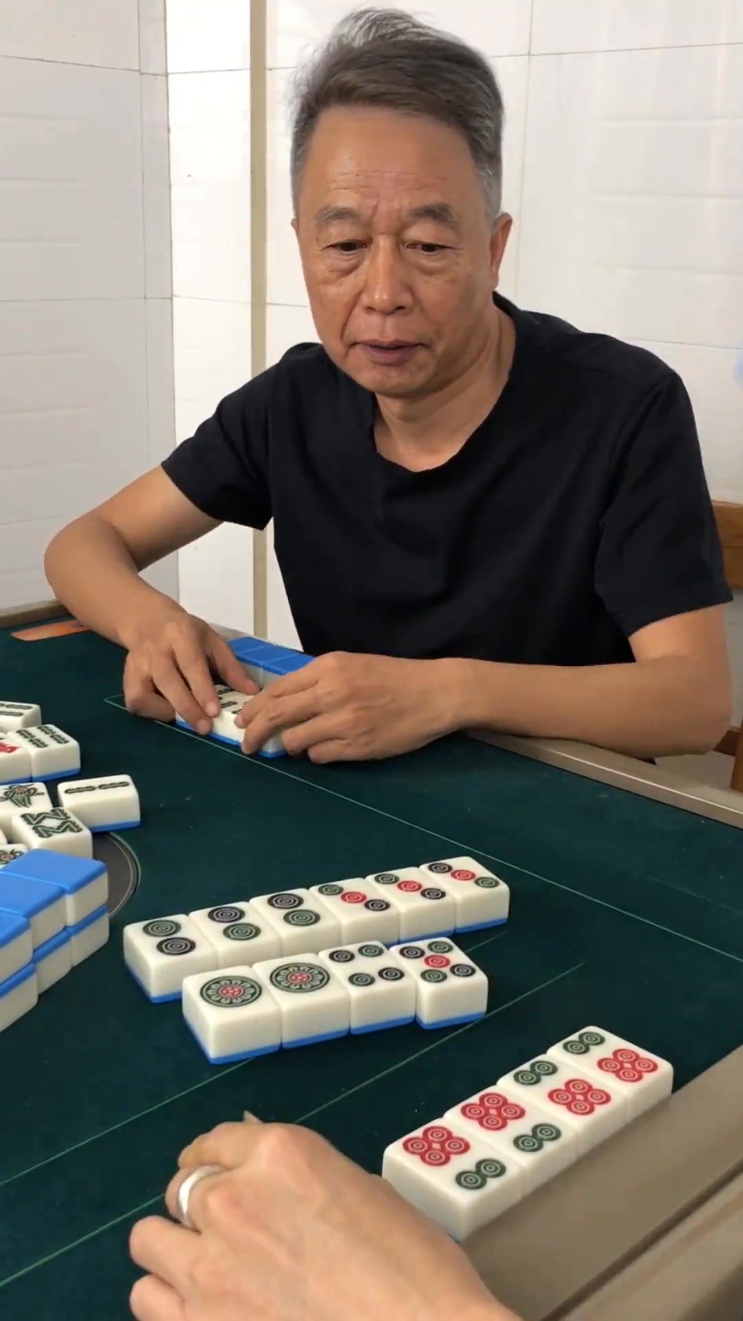 老頭說五筒不能胡！能胡嗎？#麻將 #麻將麻將抖起來 #麻將治百病 #麻將技巧 | 房車情報 | Facebook