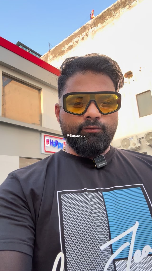 Akelapan Kya hota hai bhai se poocho. #busawala FOLLOW 👉 @imran ...
