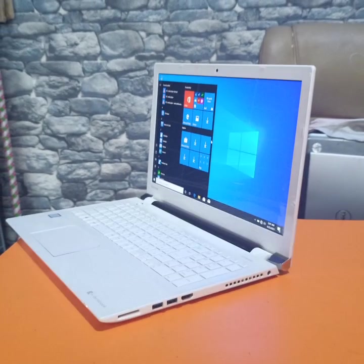 ✨️TOSHIBA DYNABOOK B55✨️ ️✓ INTEL CORE i3 - 7TH GEN ️✓ 4GB