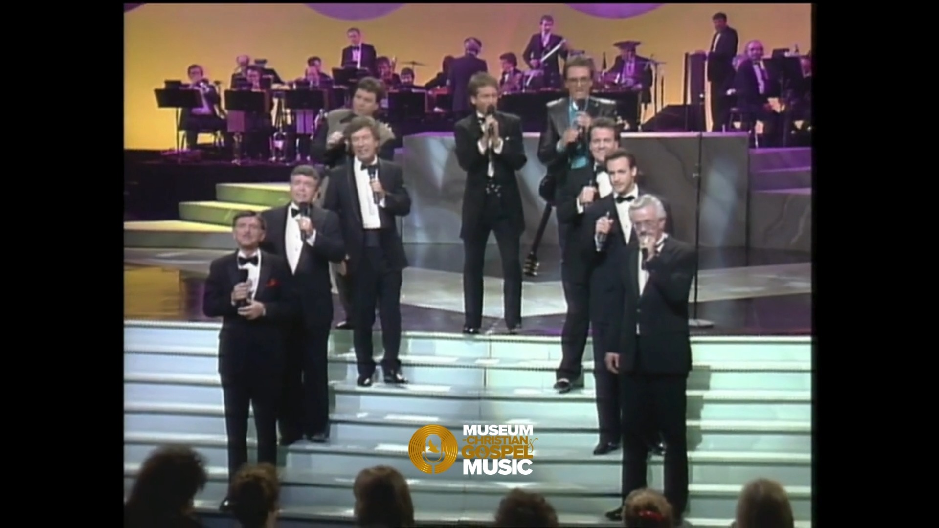 What a moment in Dove Awards history! 🙌 At the 1991 22nd Dove Awards ...