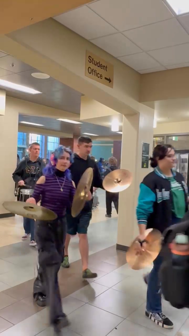 💚 Lets Go Highlanders 💛 This Morning we had a State Send-off to cheer ...