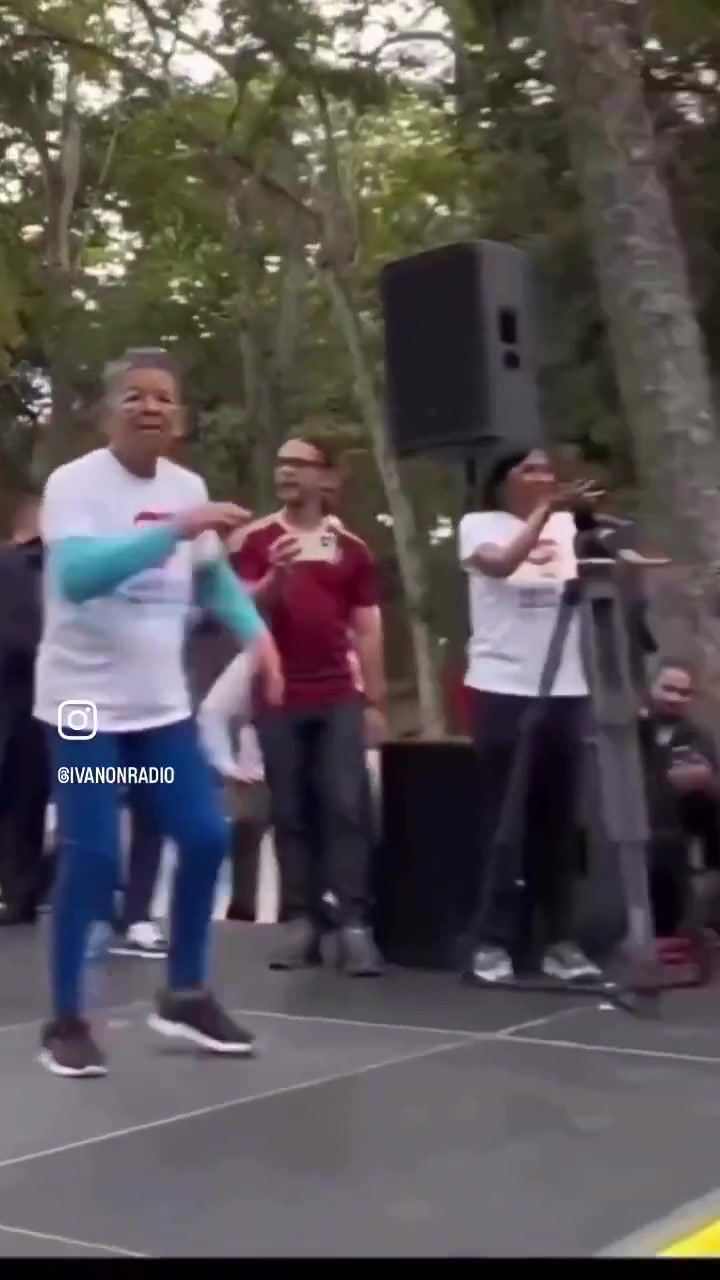 💩 No puedo entender como este retardado mantiene a un país sometido. Te ...