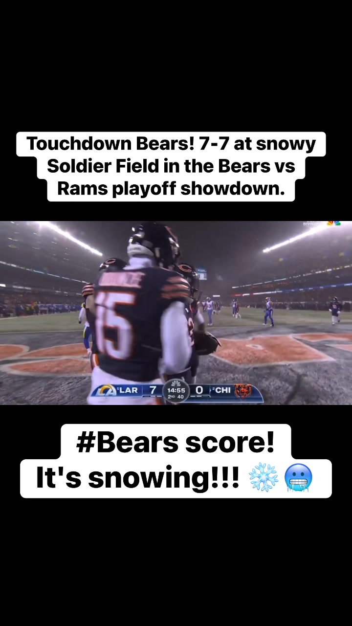 Touchdown Bears! 7-7 at snowy Soldier Field in the Bears vs Rams ...