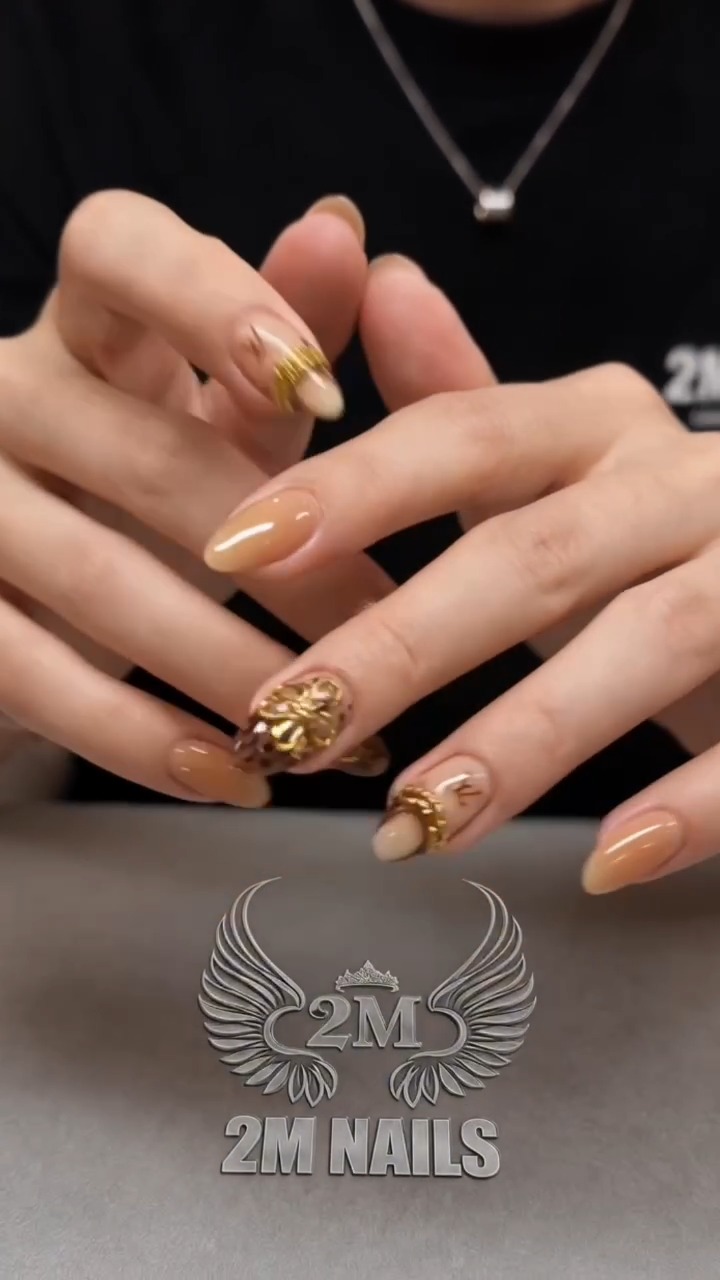 A little shaping, a little shine, and a whole new look 💅 Message