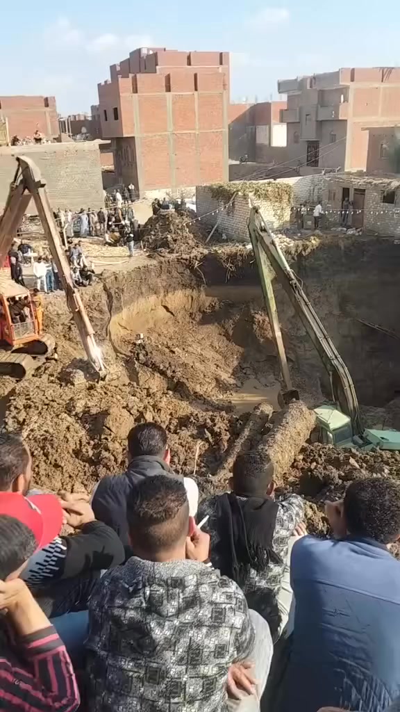 الأرض تبتلع شقيقين أثناء التنقيب عن الآثار بالفيوم | محمد جمال الكريتى
