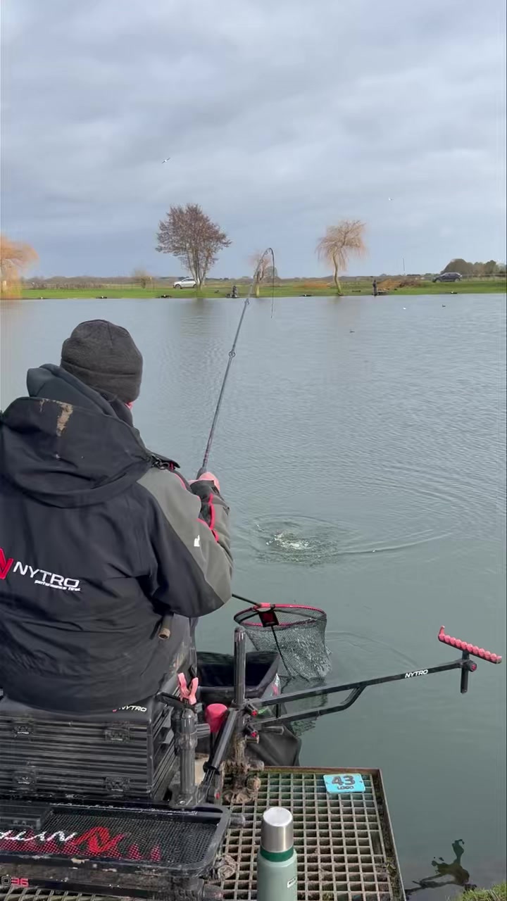 excalibur fishing reels Vise Size:8'6