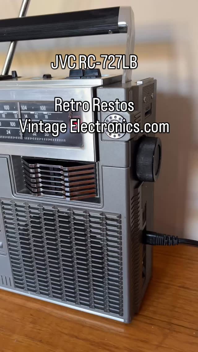 Victor RADIO-TV-CASSETTE RECORDER 本体 Victor M-8000 Boombox With TV Tuner (1978)