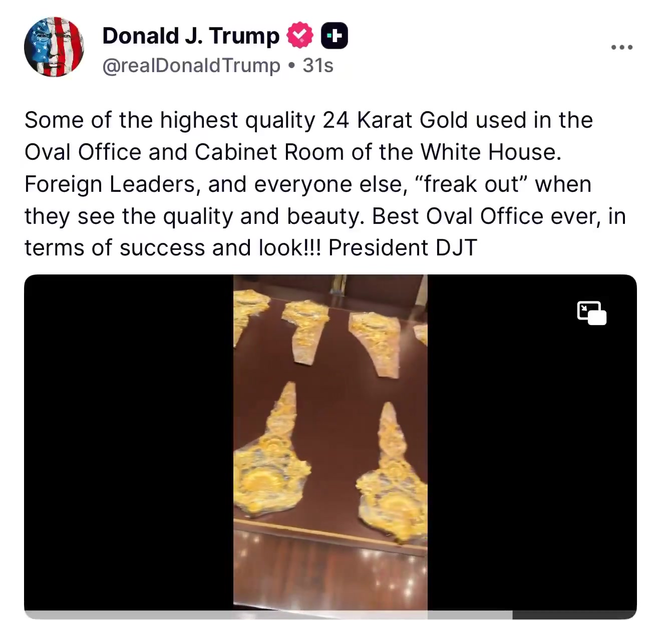🚨 JUST IN: President Trump is now showing off the 24 Karat Gold used in ...