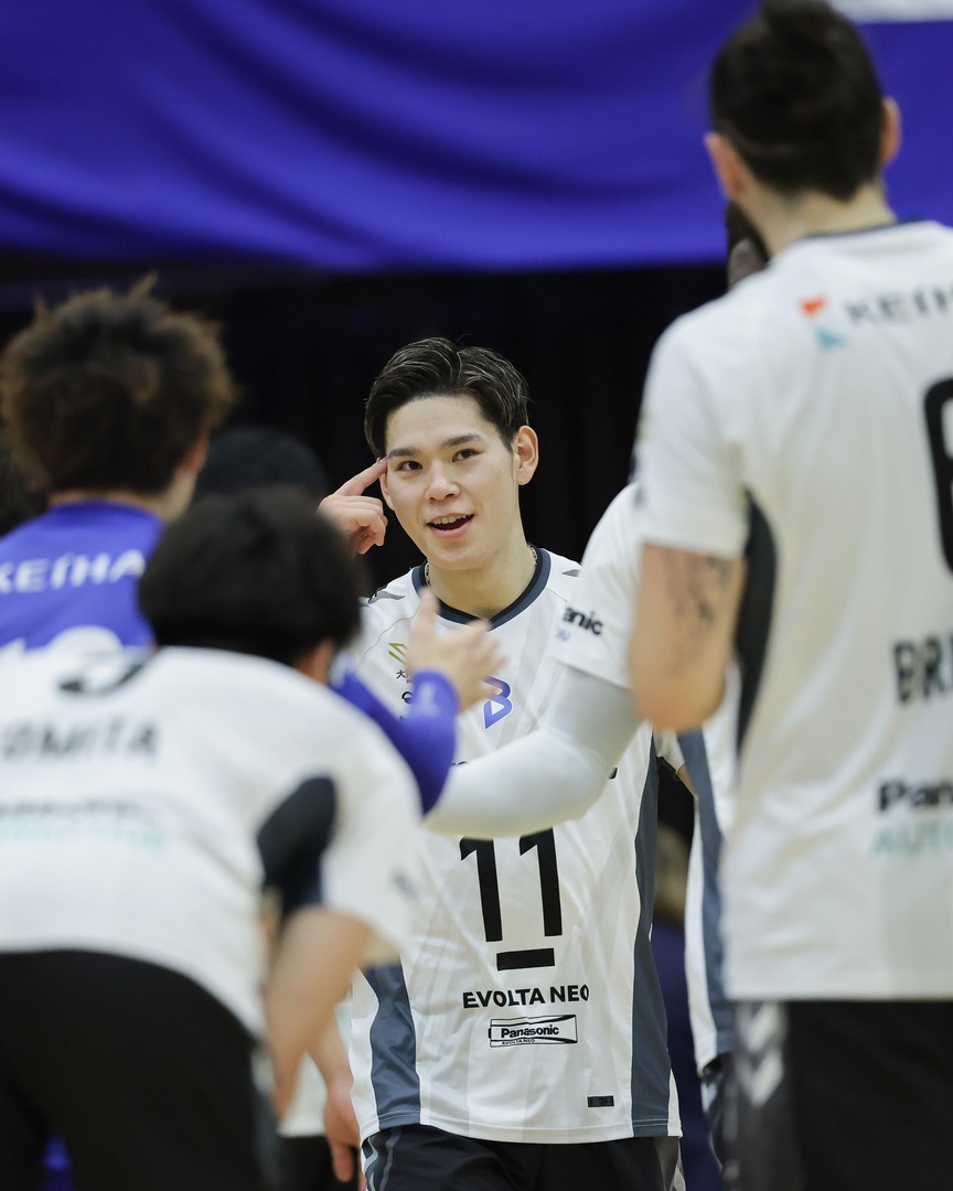 SVLeague 🇯🇵: NOT YOUR USUAL SETTER 😱 Antoine Brizard 🇫🇷 put