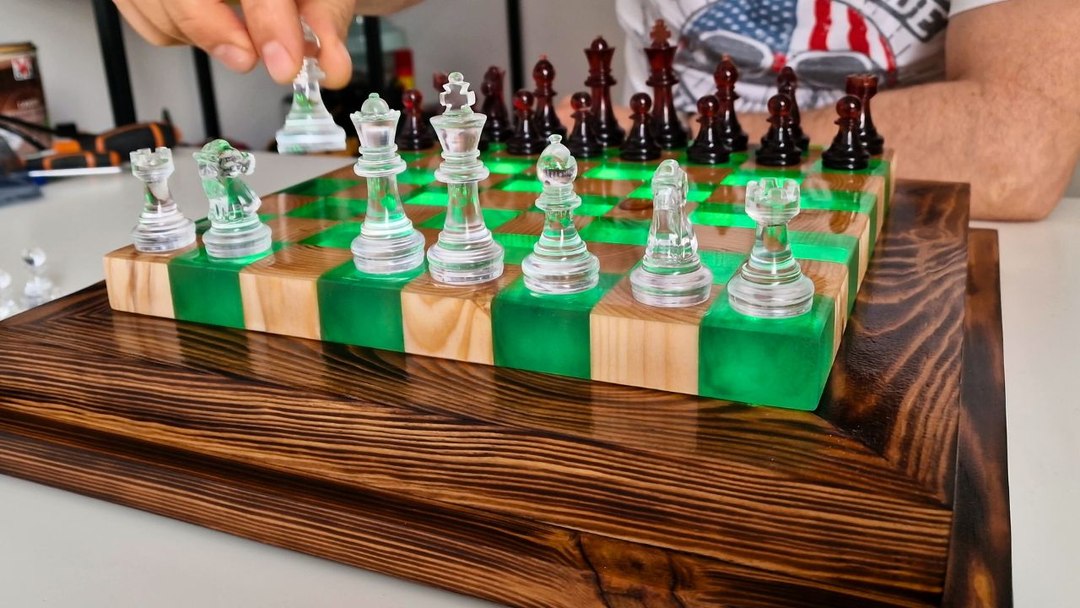Floating Сhess of Burning Wood and Emerald Epoxy Resin with LED🔥🔥🔥 In ...