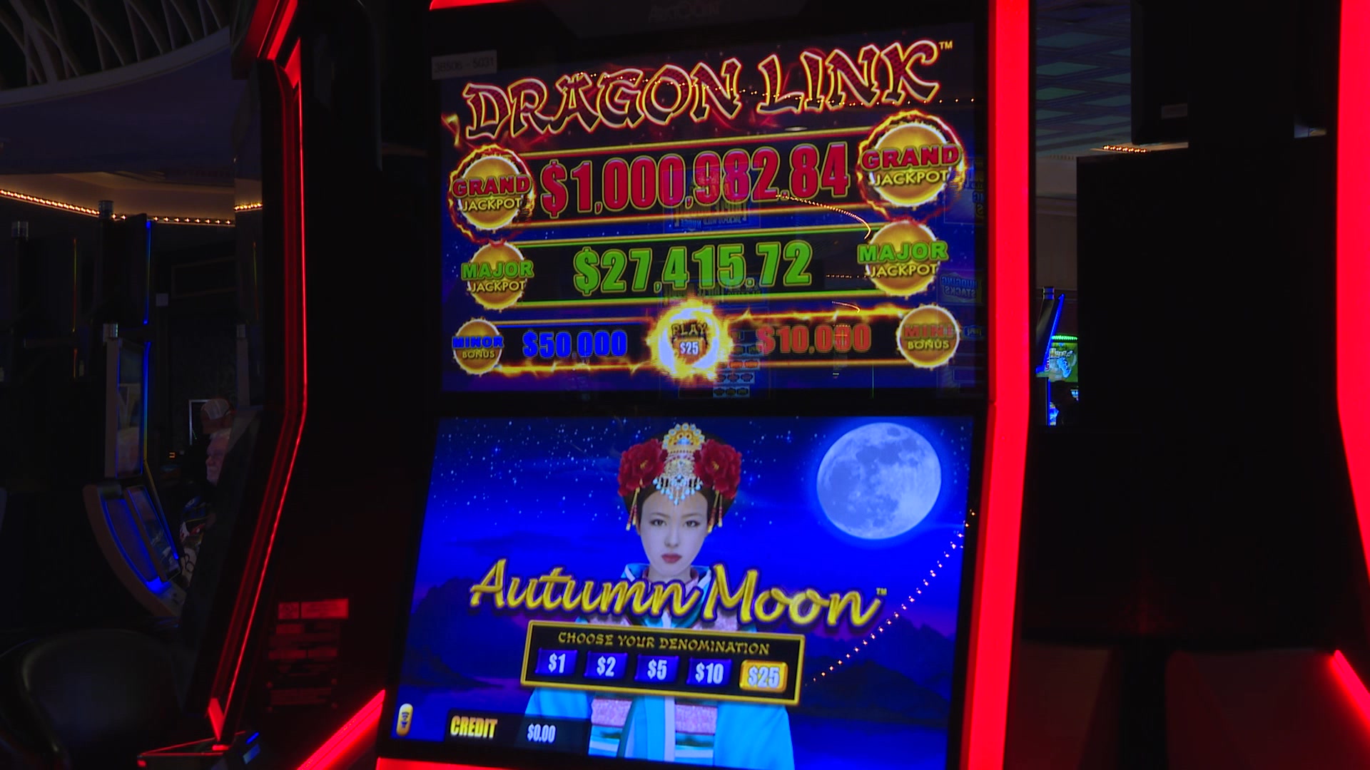 A lucky player hit a $1 million jackpot at the Horshoe Casino