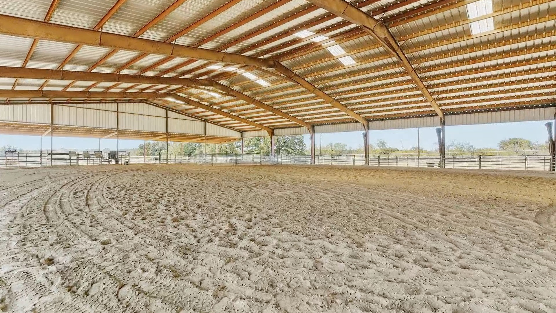 WELCOME HOME TO YOUR DREAM RANCH 🐎🌾 66.65 acres of true Texas ranch ...