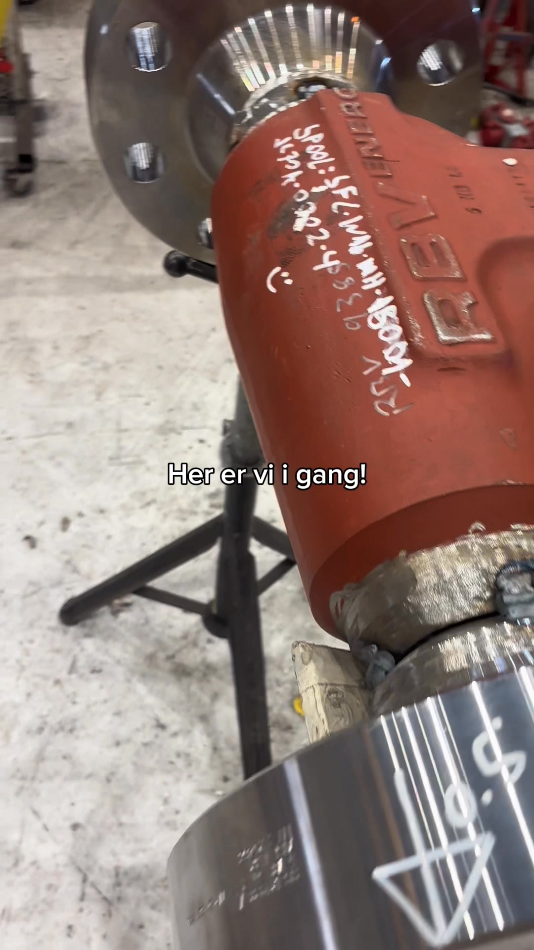 Når flensene skinner om kapp med julestjerna 😎 Vi er i gang med å ...
