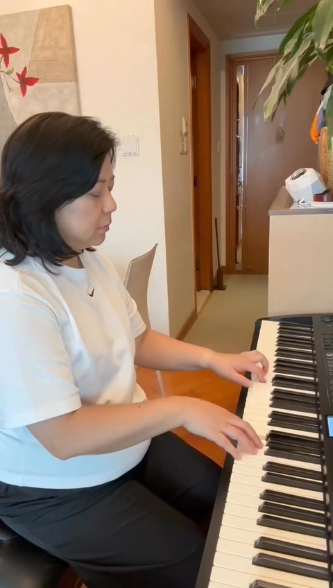 💯滿分作品分享💯 基礎班第八期金曲：愛是不保留 由跟進系列學員Ruby Cheng彈奏 跟進老師：Elsie Kong老師 老師評語： 彈奏得 ...