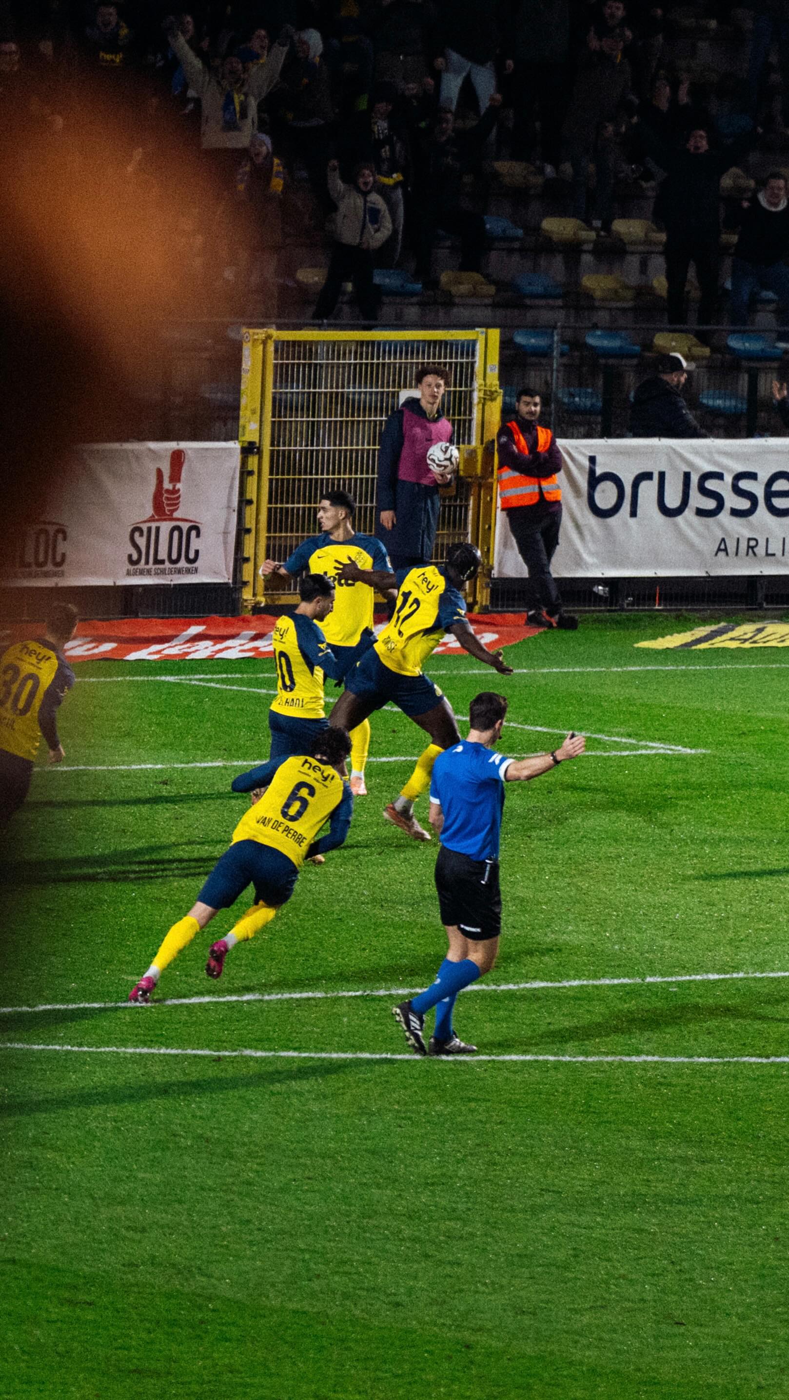 Promise powers his way to his ninth @jupilerproleaguebe goal! 🚂 ...