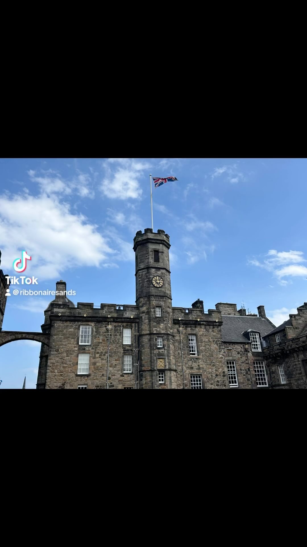 The magnificent Edinburgh Castle (I got teary the first time I saw
